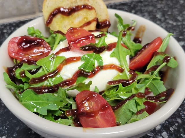 Caprese Salad with Bread for 2 People.
